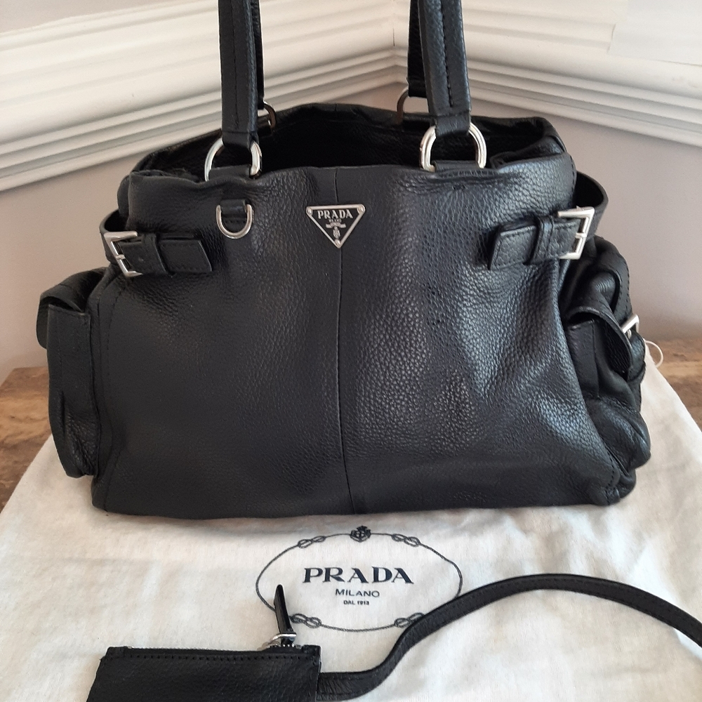 💥BARELY USED💥PRADA VITELLO DAINO